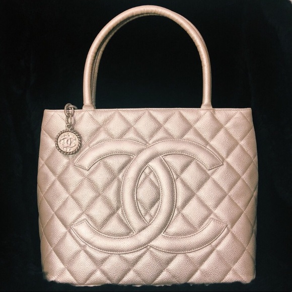 CHANEL Handbags - Chanel Rare Iridescent Gold Caviar Medallion Bag